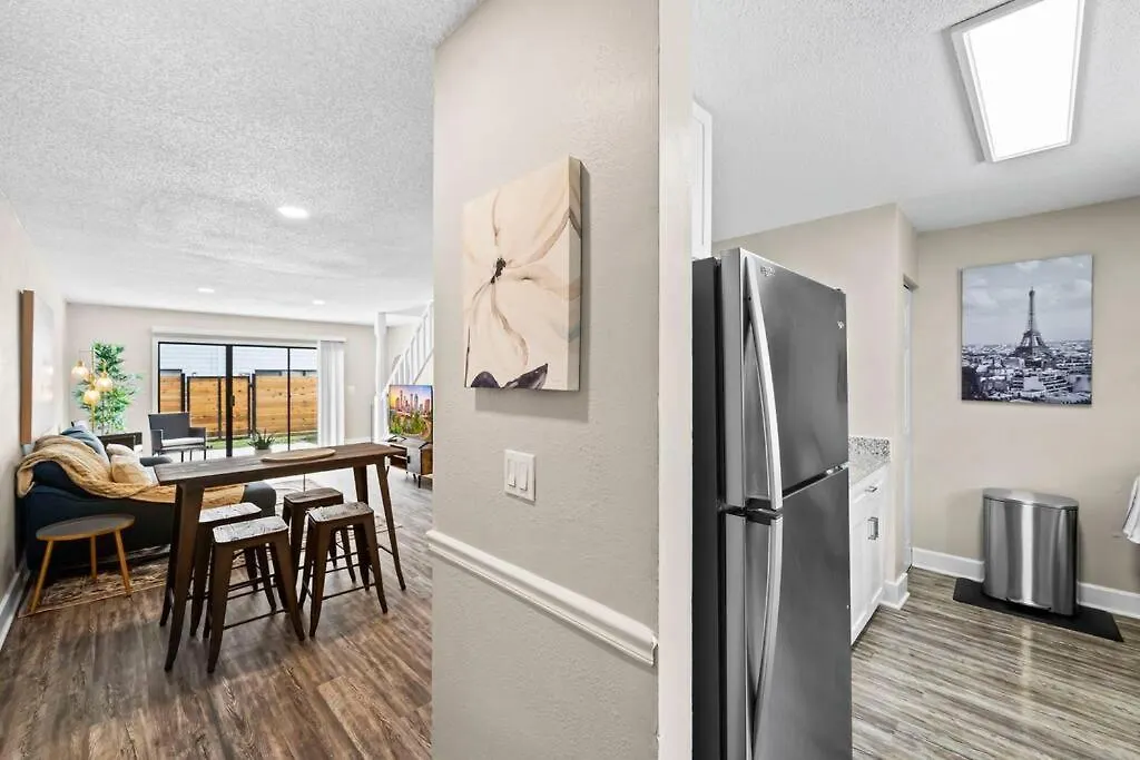 Cozy Townhouse - Gym Pool Golf Fast Wifi 2B2B Apartment Tampa 0*,